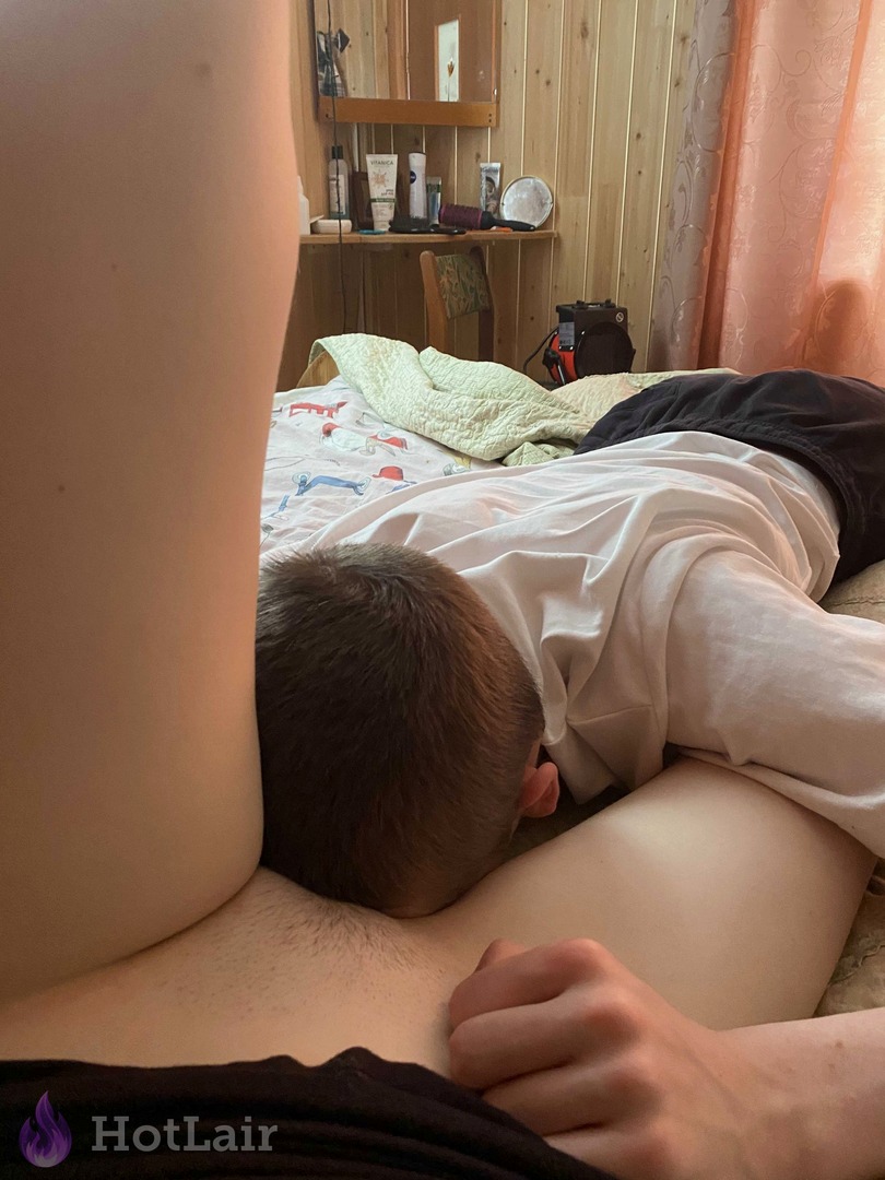 Naked beauty in erotic silhouette