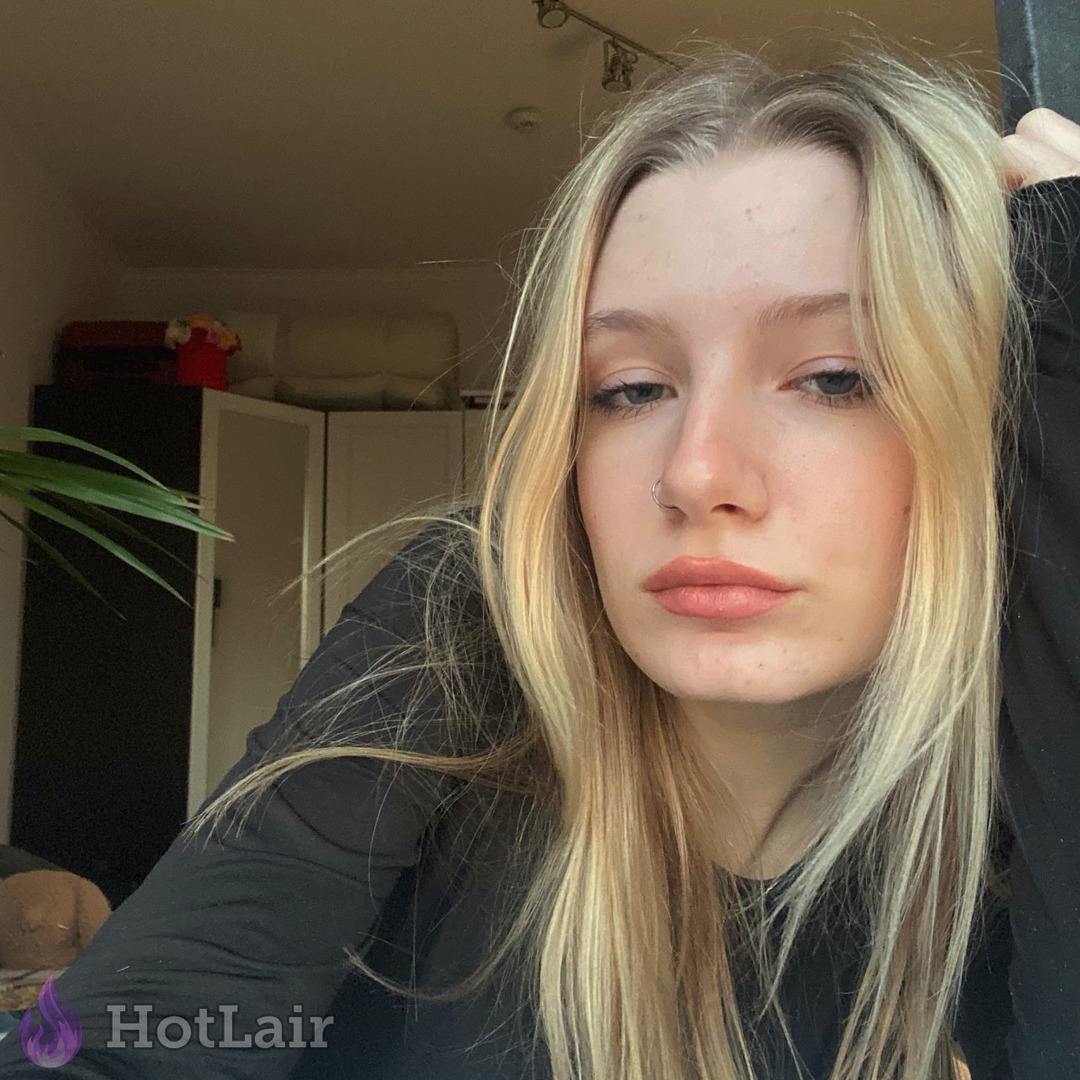 Glamorous bare model timeless heat