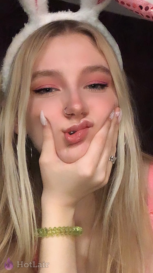 Naked model in ultimate craving