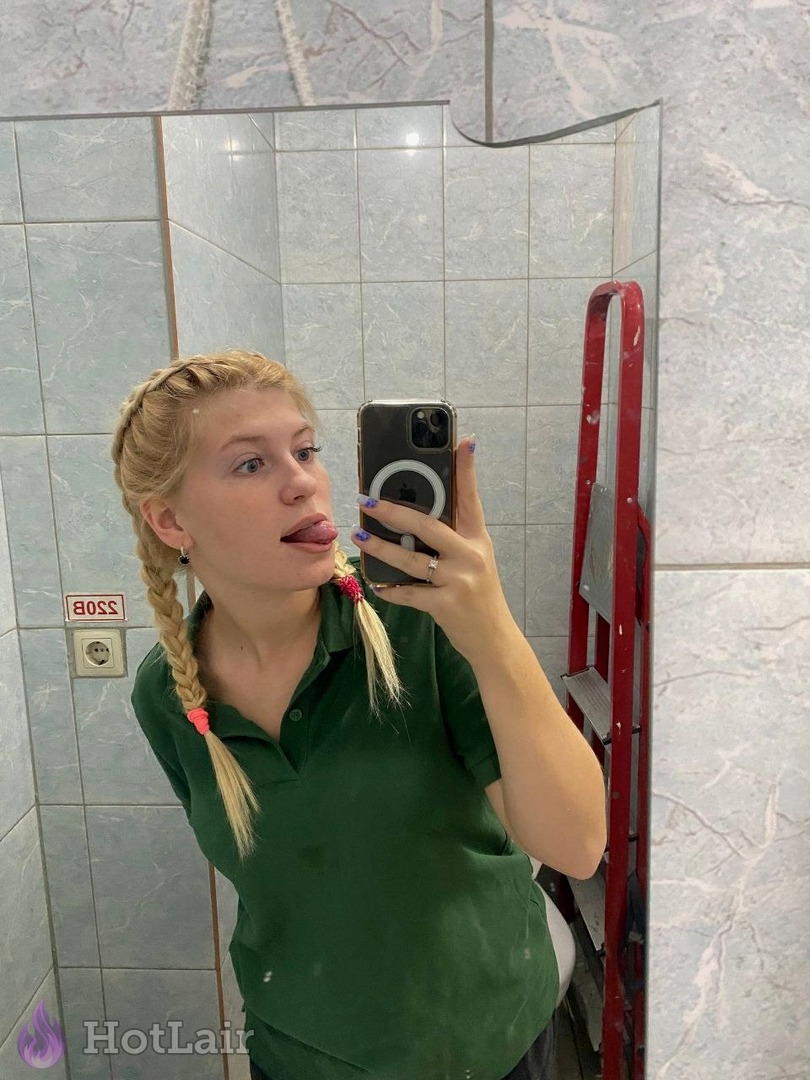 Stunning bare female erotic temptation