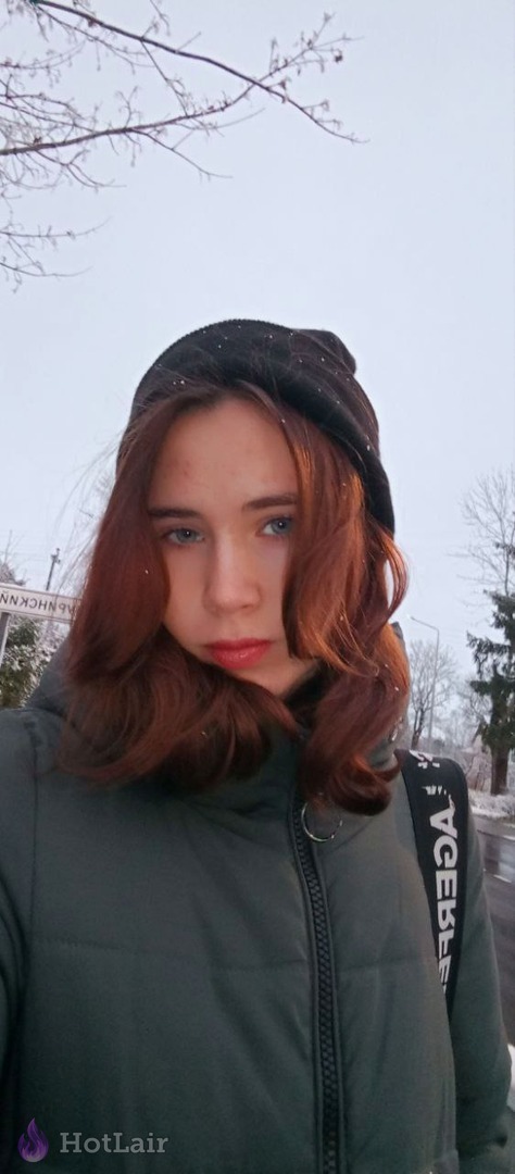 Naked beauty captured in erotic bliss