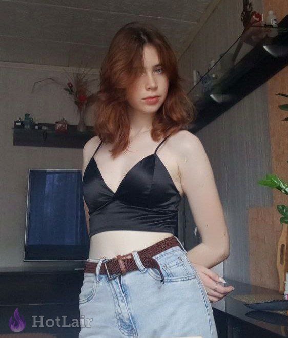 Artistic naked girl full of passion