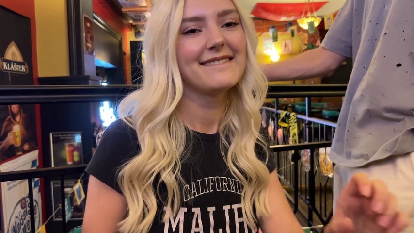 Eva Elfie Fucked by Stranger in Sports Bar & Facial: video thumbnail